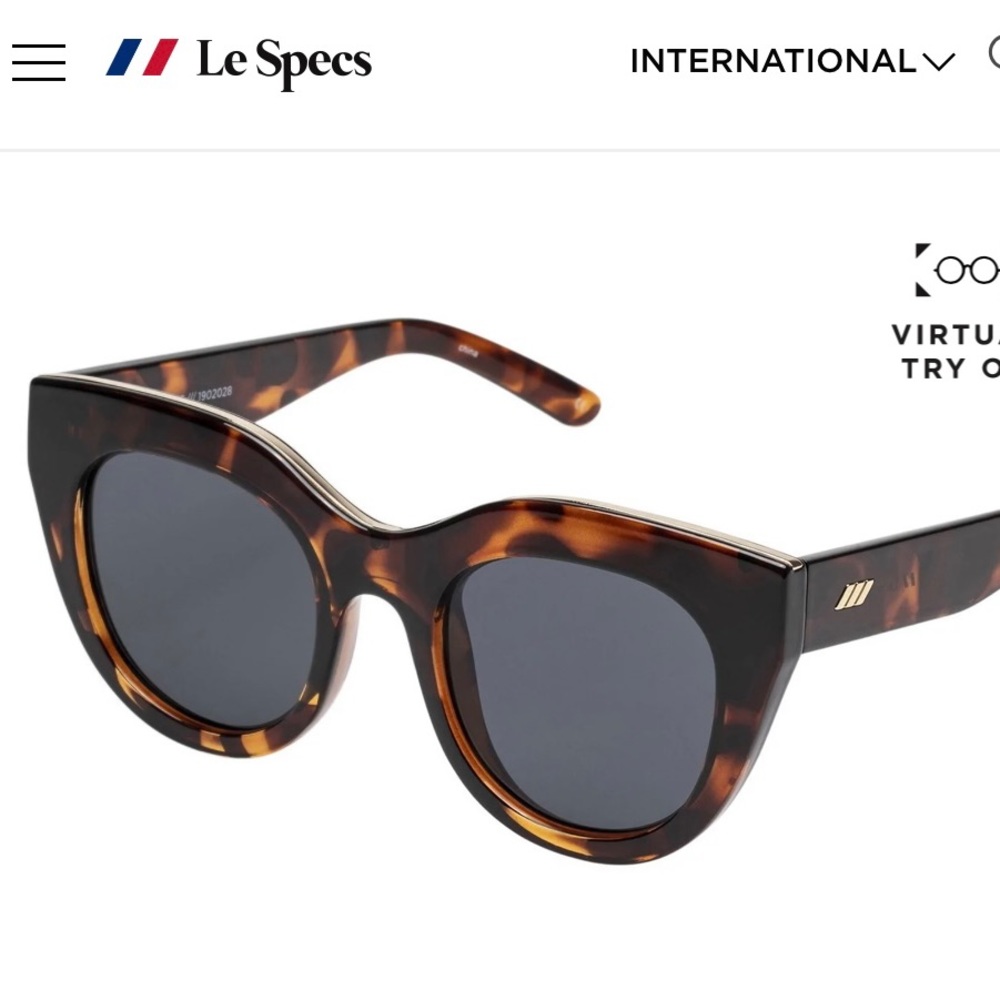 Le specs BIG glasses ( cat shape + wide) brand new sunglasses. Posh, stylish.